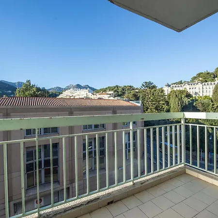 - 4 Personnes Menton